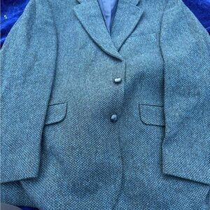 Elegant Women's Tweed Blazer in Gray